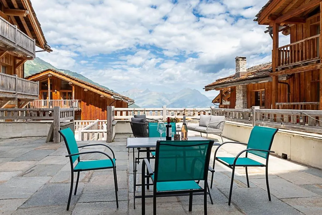 Black Diamond Sainte Foy Chalets 호텔