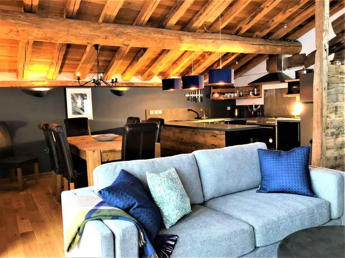 Black Diamond Sainte Foy Chalets France
