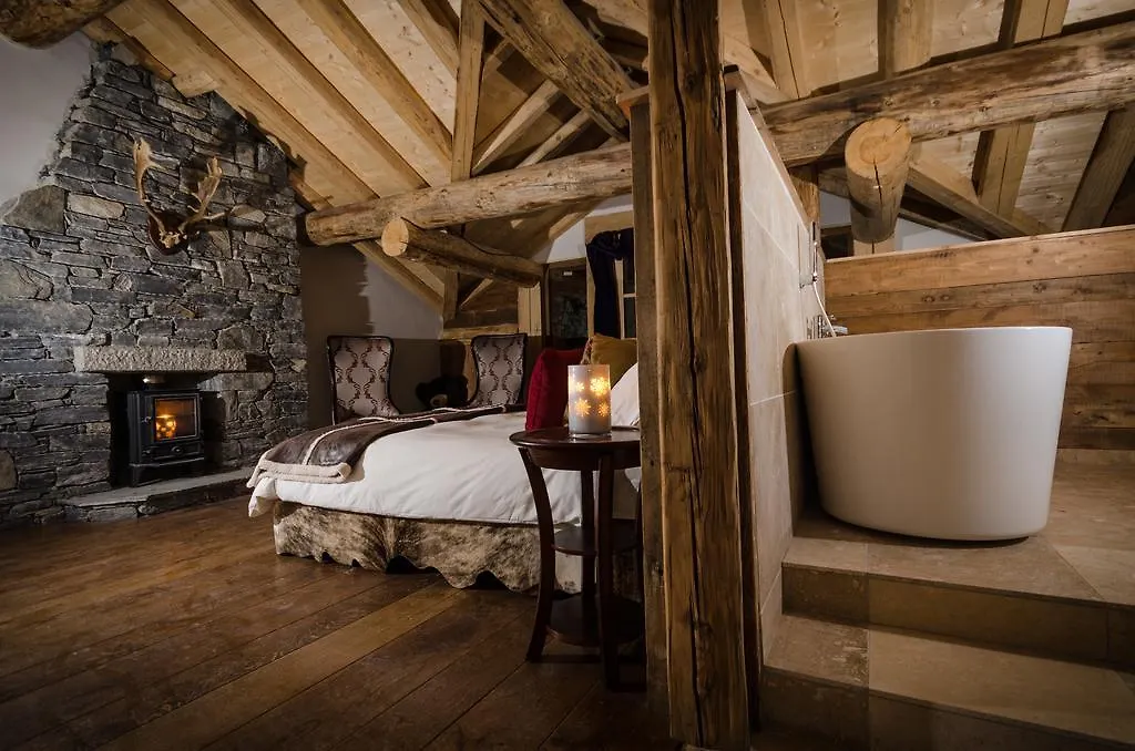 Black Diamond Sainte Foy Chalets Hotel