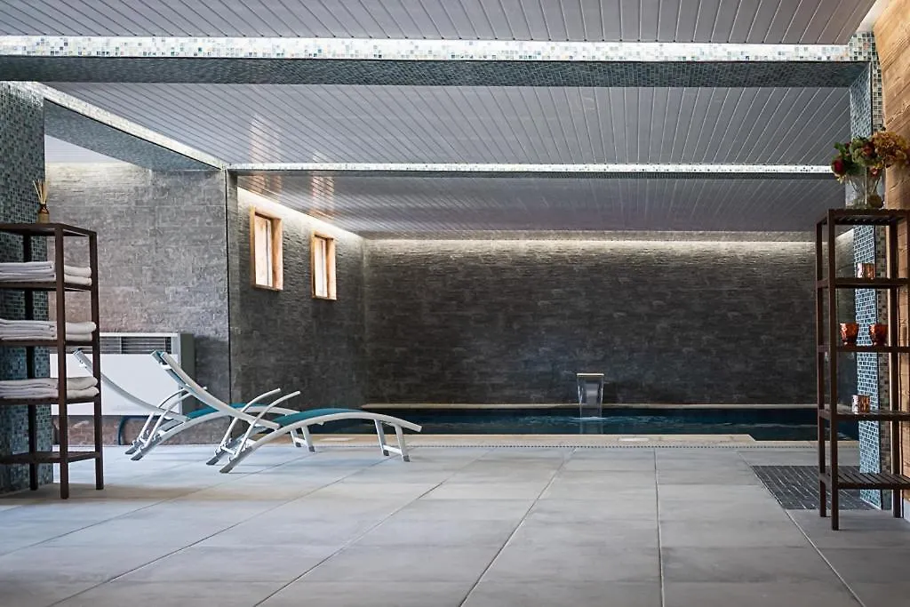 Black Diamond Sainte Foy Chalets Hotel