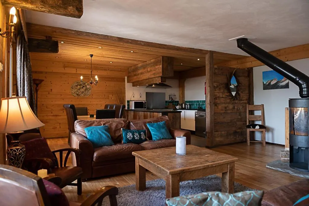 Black Diamond Sainte Foy Chalets France