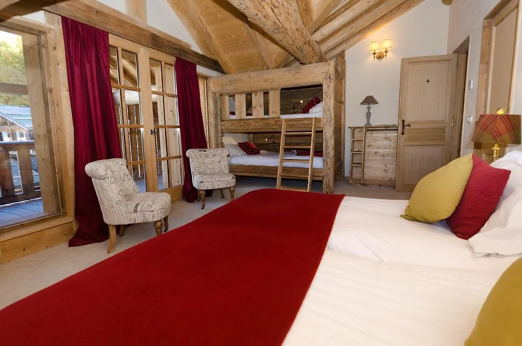 Black Diamond Sainte Foy Chalets Hotel